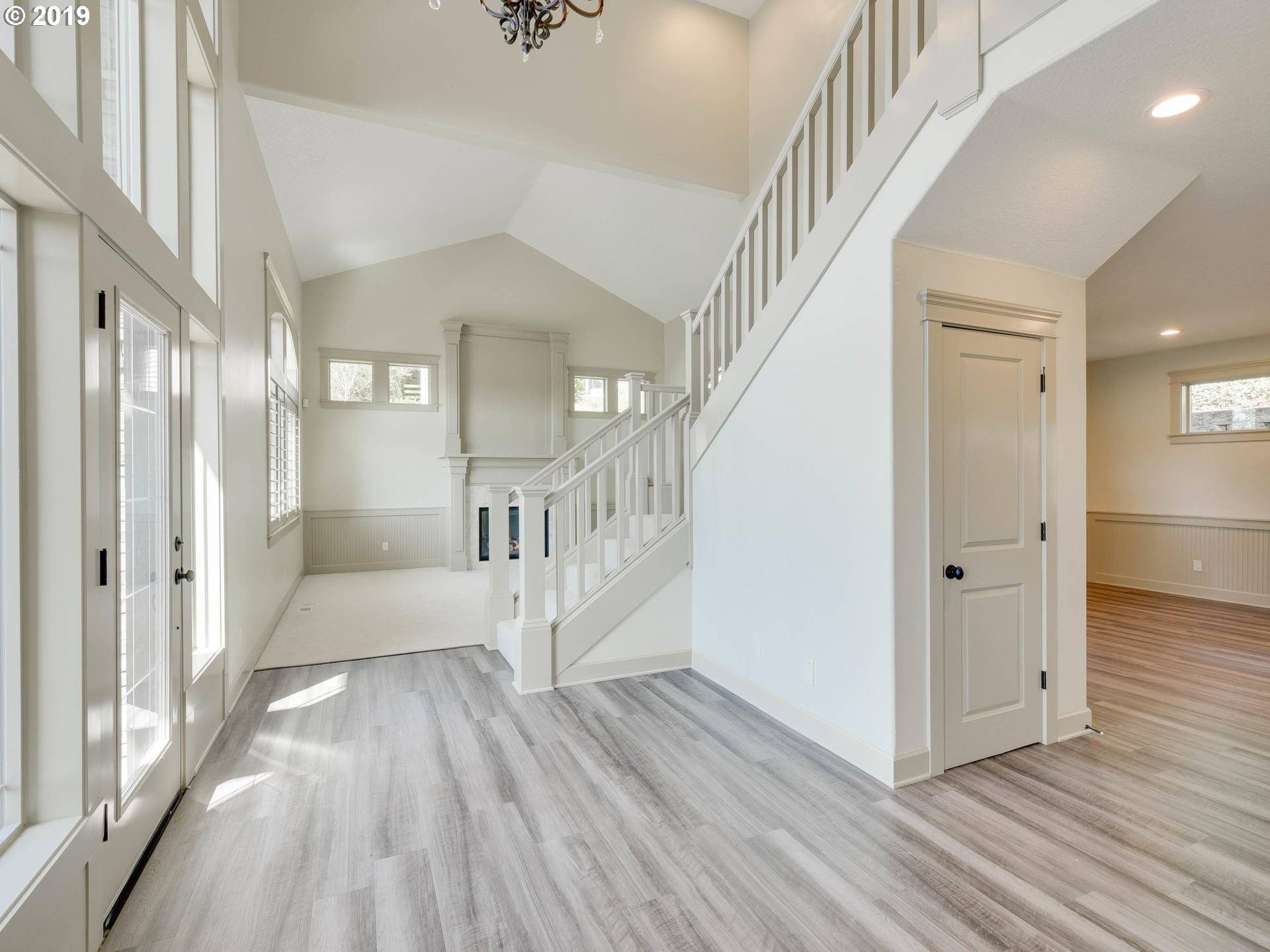 West Linn, OR 97068,2439 TIPPERARY CT