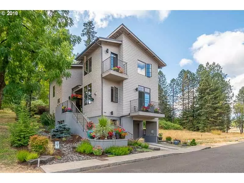 Salem, OR 97302,1892 COUSTEAU LOOP SE