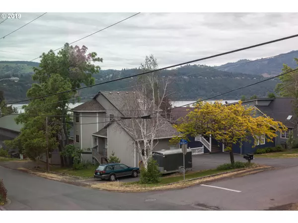 Hood River, OR 97031,1301 Lincoln ST