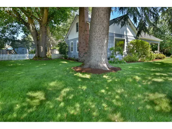 Eugene, OR 97402,3991 ROYAL AVE