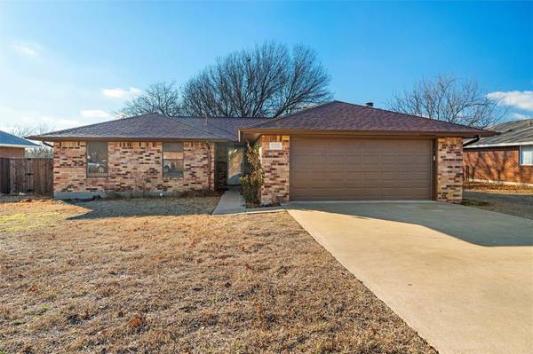 504 Bluebird Lane,  Red Oak,  TX 75154