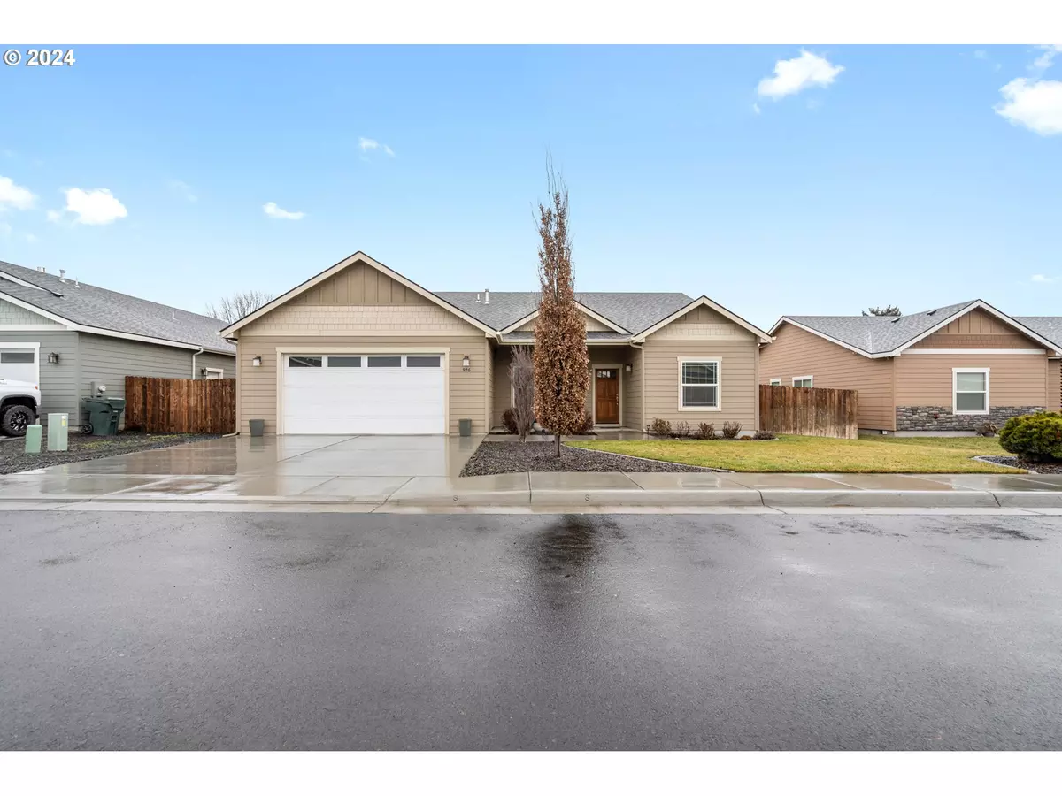 Hermiston, OR 97838,926 SW Coyote DR