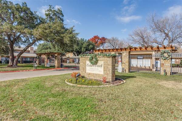 5745 Cedar Creek Drive, Benbrook, TX 76109