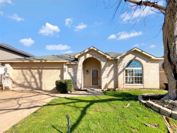 3212 Forest Creek Drive, Fort Worth, TX 76123