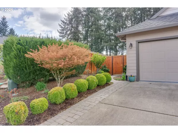 Newberg, OR 97132,240 W EMMA LN