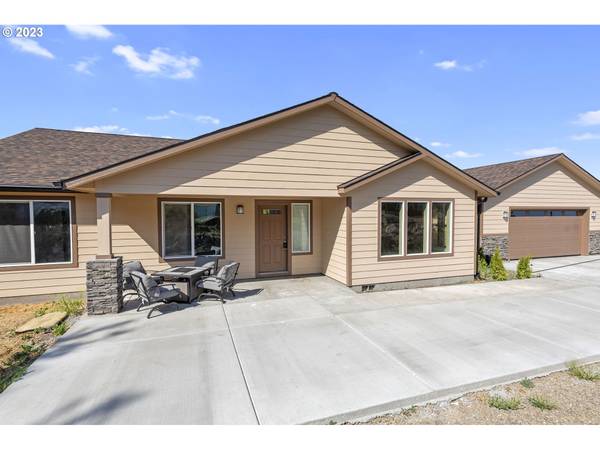 128 RIDGE DR, La Grande, OR 97850