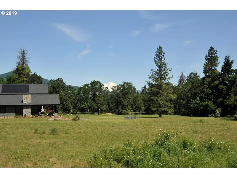 4245 ALPENGLOW DR, Hood River, OR 97031