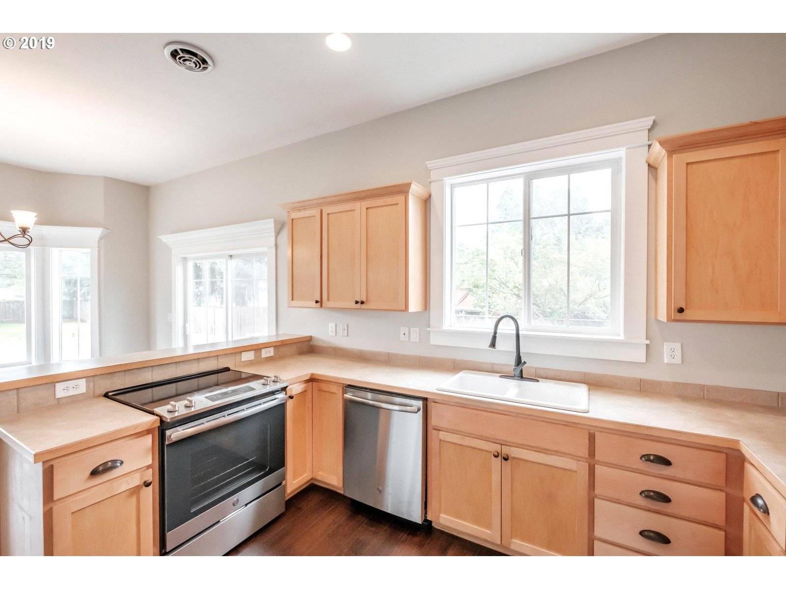 Eugene, OR 97404,848 JACKIES LN