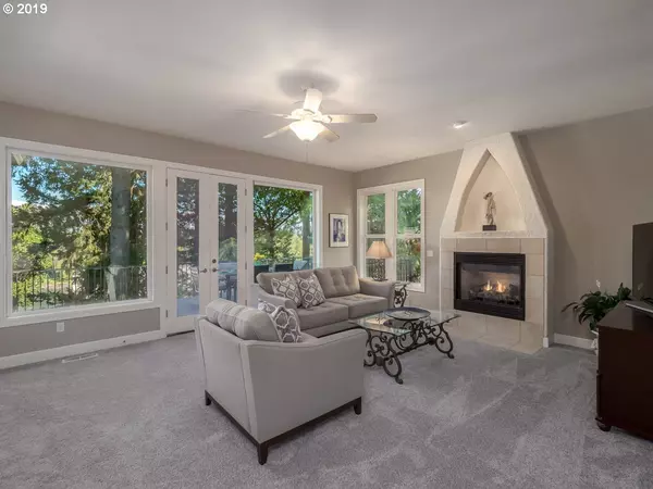 Lake Oswego, OR 97034,267 FURNACE ST