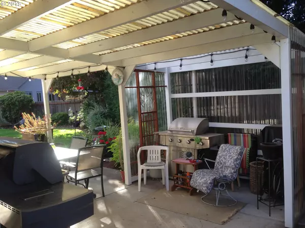 Eugene, OR 97404,1111 RISDEN PL