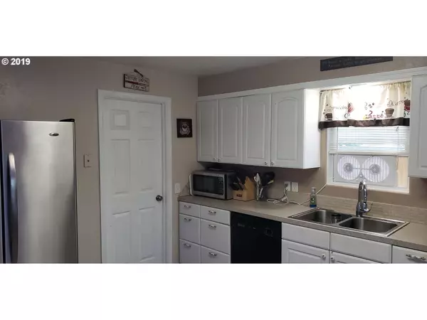 Eugene, OR 97402,411 LOUIS ST