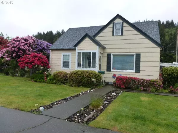 1813 GREENWOOD AVE, Reedsport, OR 97467