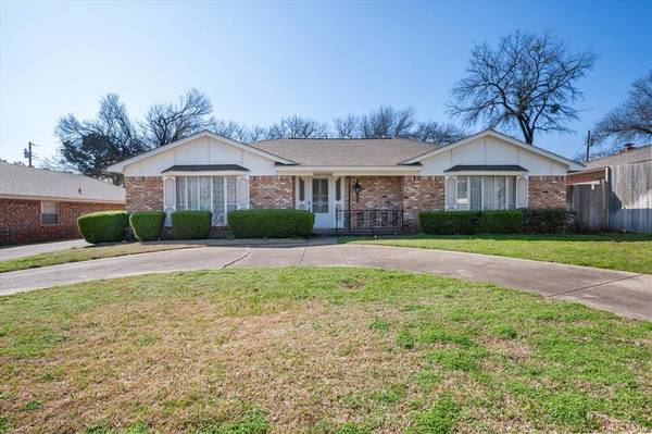 708 Sandlin Drive, Bedford, TX 76021