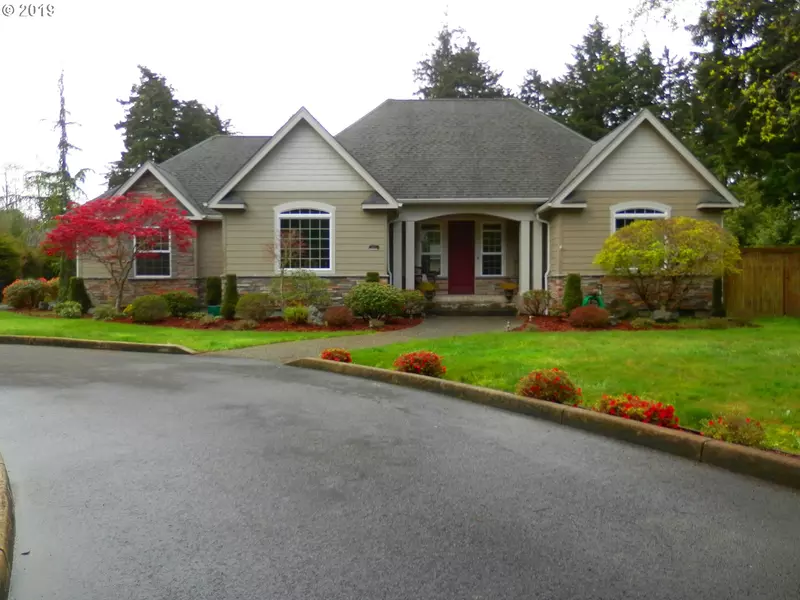 985 LAKESHORE DR, Coos Bay, OR 97420