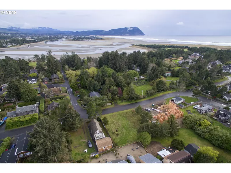 Avenue F, Gearhart, OR 97138