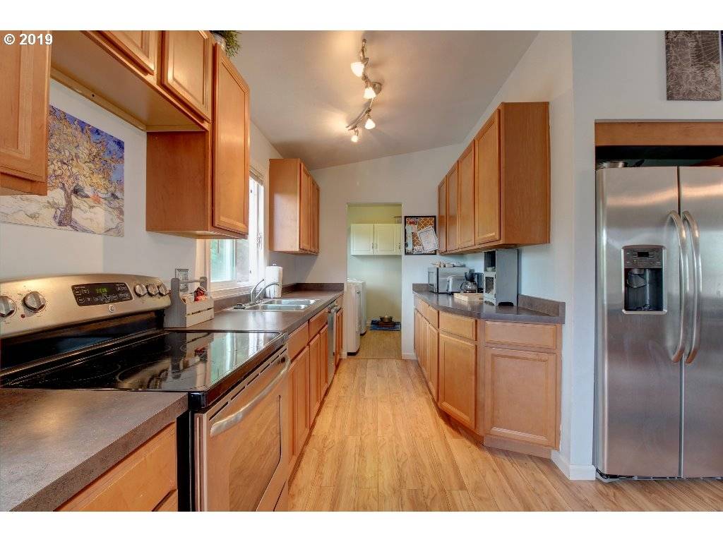 The Dalles, OR 97058,1102 STARLIGHT DR