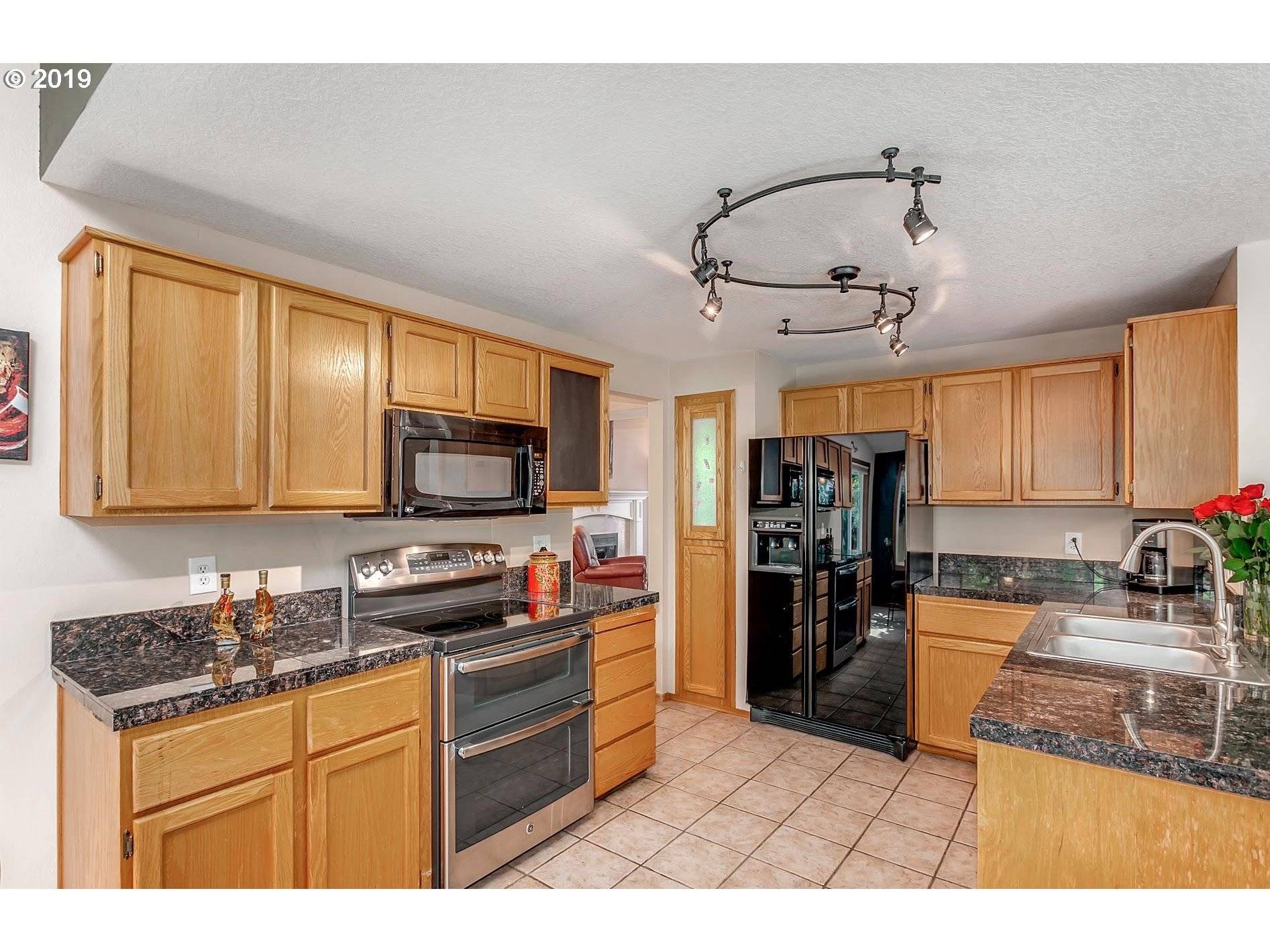 West Linn, OR 97068,1316 ANN CT