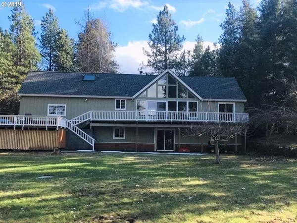 12 OLD CREAMERY RD, Trout Lake, WA 98650