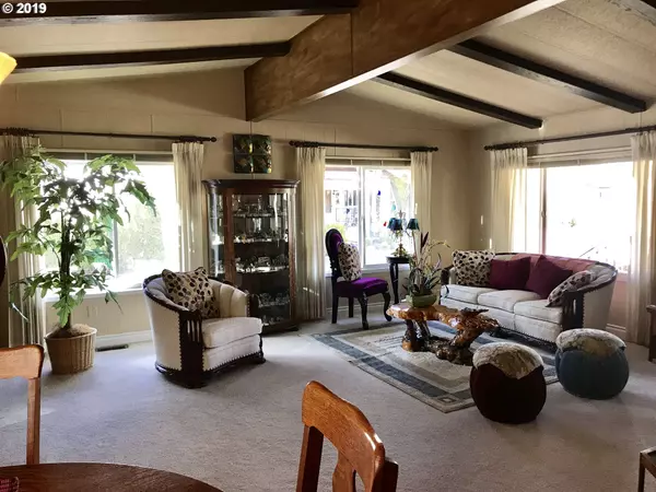 Eugene, OR 97408,1475 GREEN ACRES RD SPACE #140