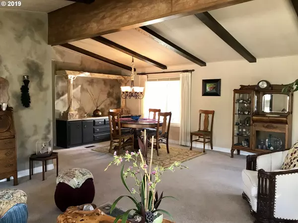 Eugene, OR 97408,1475 GREEN ACRES RD SPACE #140