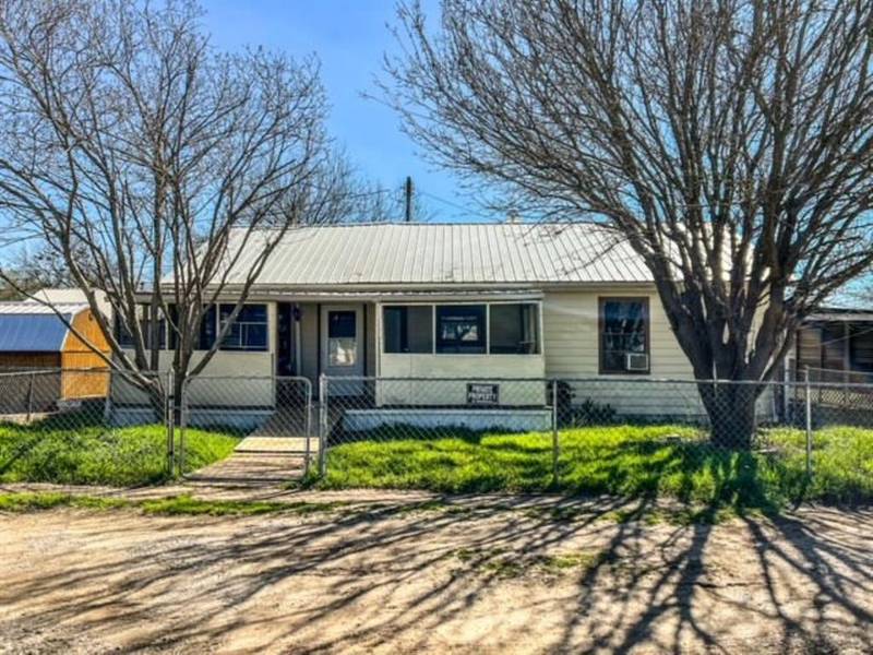 1205 SW 12th Street, Mineral Wells, TX 76067