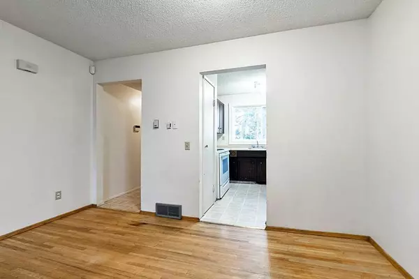 Calgary, AB T2K 1B8,6440 4 ST NW #103