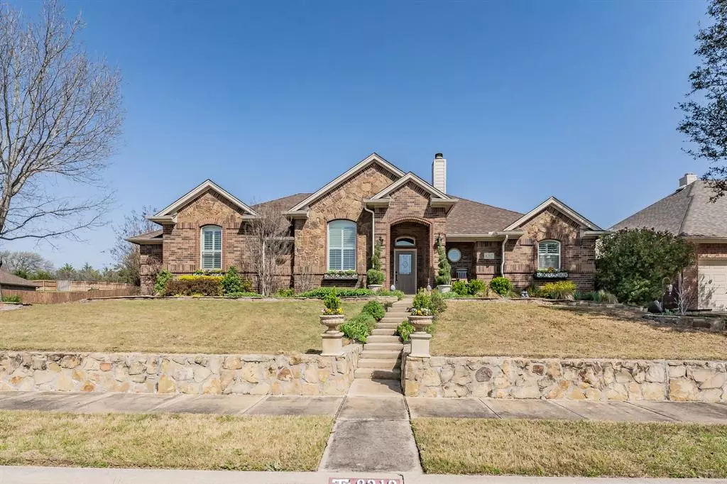 Benbrook, TX 76116,8212 Shady Valley Drive