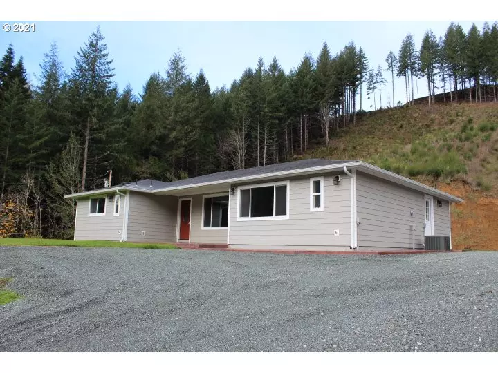 16855 HWY 42, Myrtle Point, OR 97458