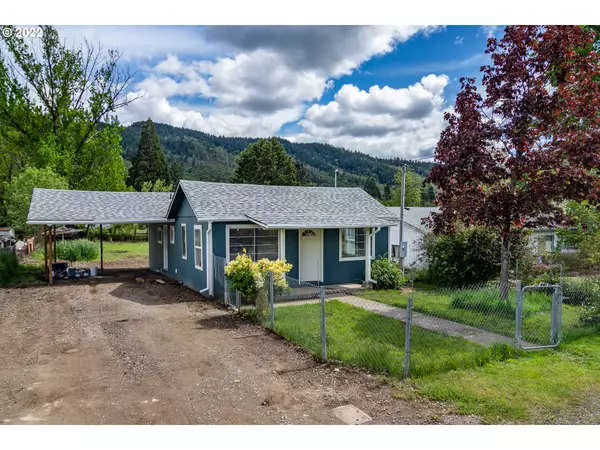 Myrtle Creek, OR 97457,1056 SEELEY ST