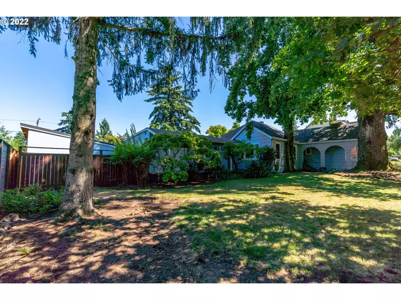 5824 NE 22ND AVE, Portland, OR 97211