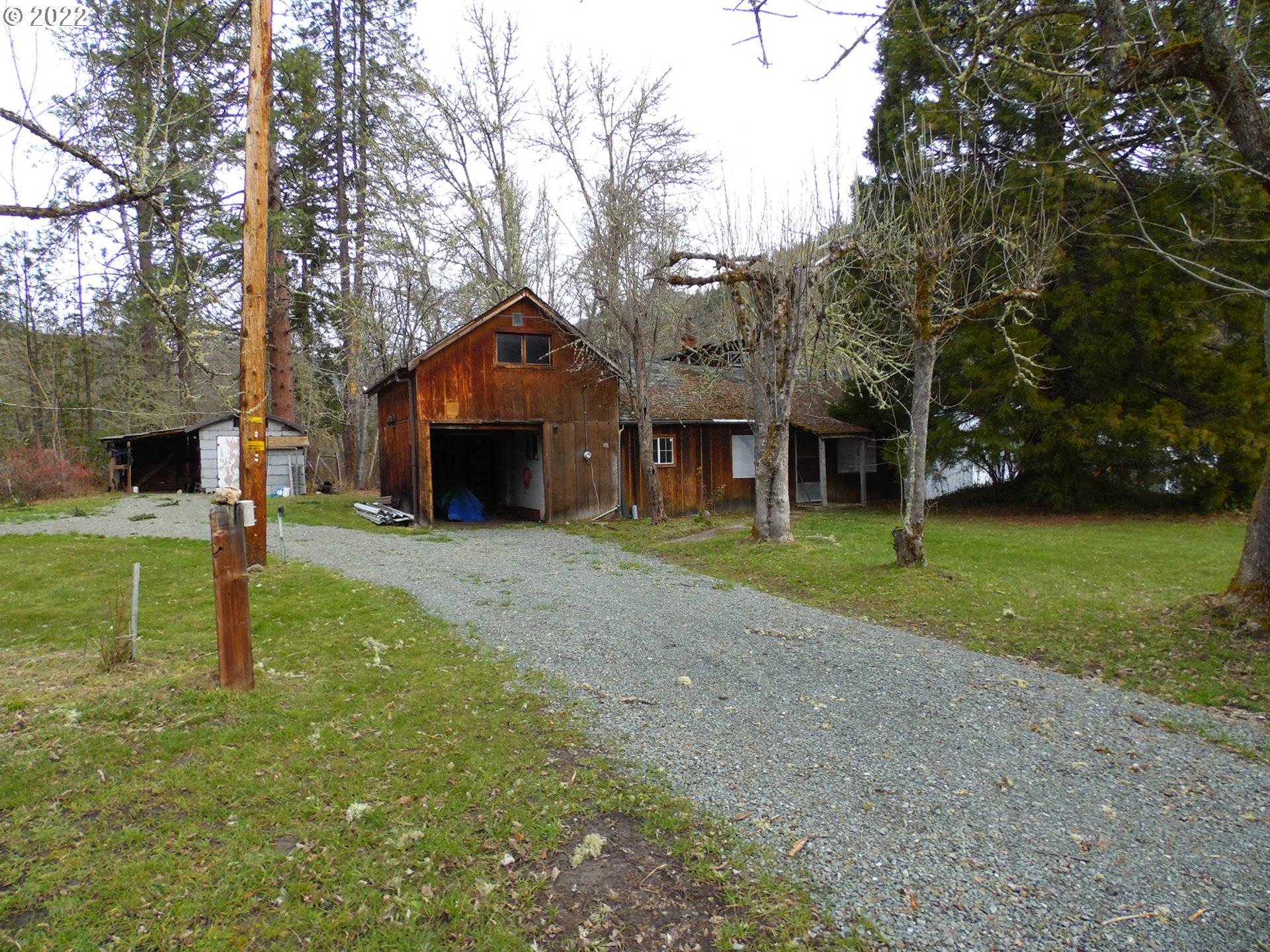 396 UPPER COW CREEK RD, Azalea, OR 97410