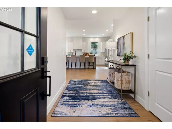 Sandy, OR 97055,36936 SE HIGHWAY 211