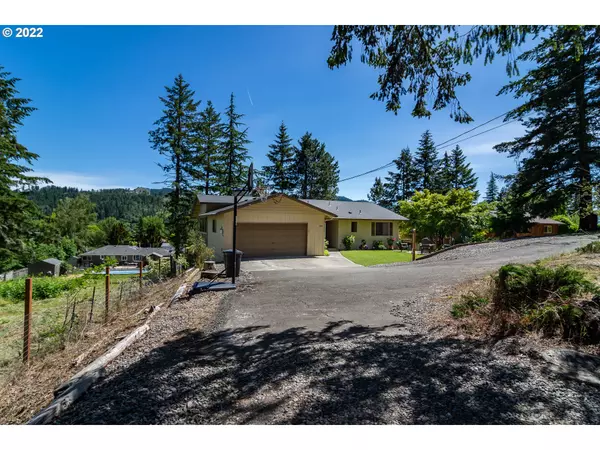 1044 E SIXTH AVE, Sutherlin, OR 97479