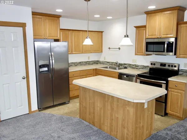 13817 NE 64TH CIR, Vancouver, WA 98682