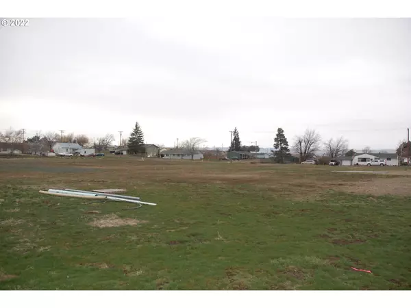 Condon, OR 97823,3 Jefferson #Lot 3