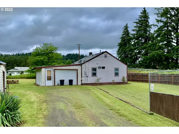 33824 MARKET RD, Creswell, OR 97426