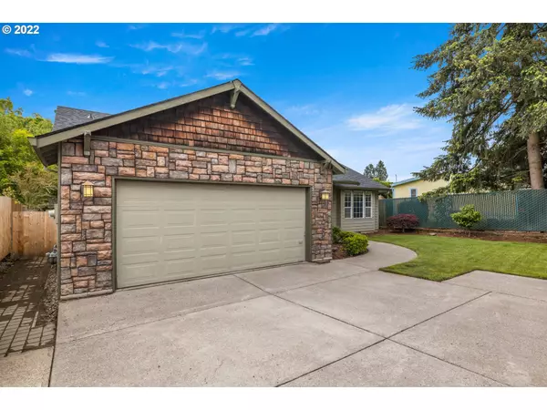 Clackamas, OR 97015,12418 SE MOUNTAIN SUN DR