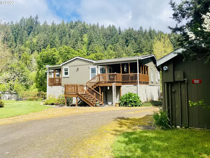 265 STEELHEAD DR, Elkton, OR 97436