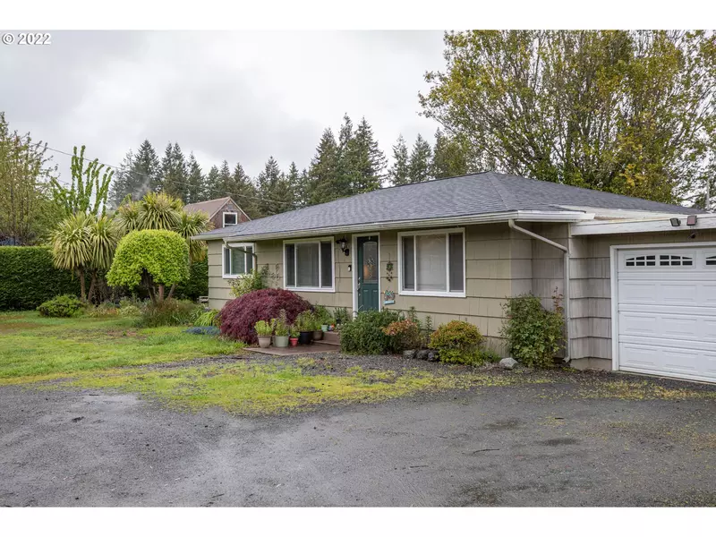 1060 W 10TH ST, Coquille, OR 97423