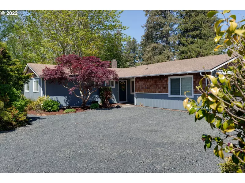 33639 Cullaby Lake LN, Warrenton, OR 97146