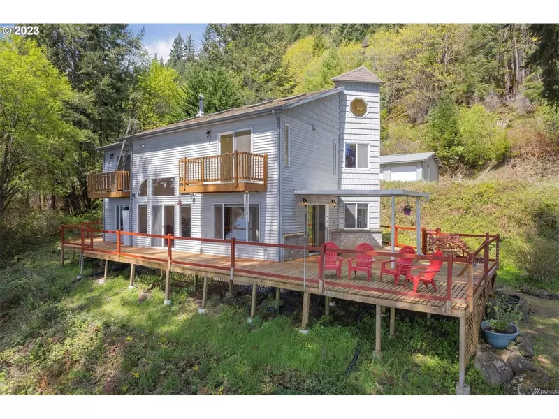 37 WILDWOOD LN, Cathlamet, WA 98612