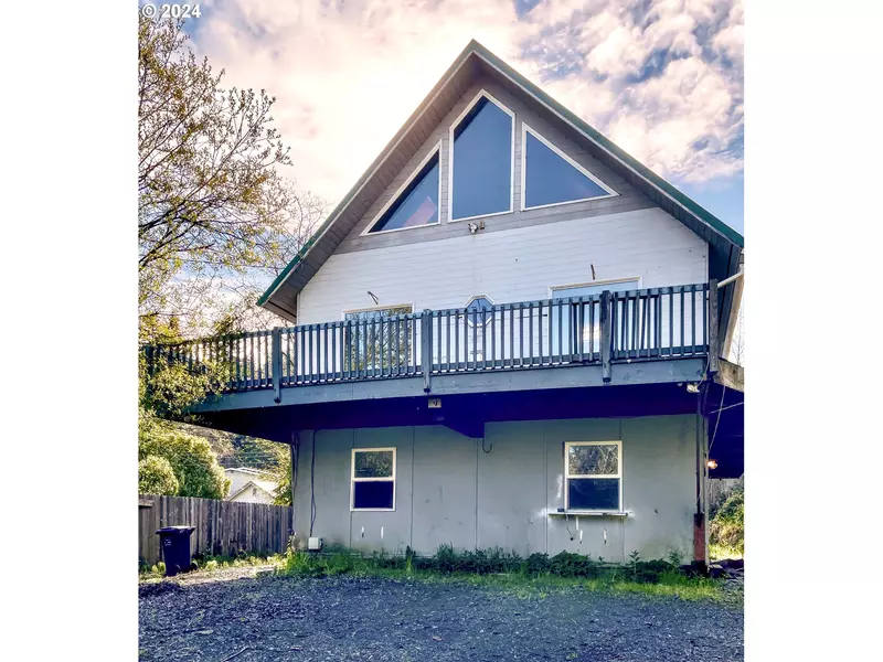 299 S FOLSOM CT, Coquille, OR 97423