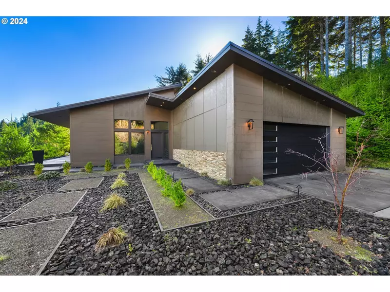 2277 FOREST HILLS DR, Coos Bay, OR 97420