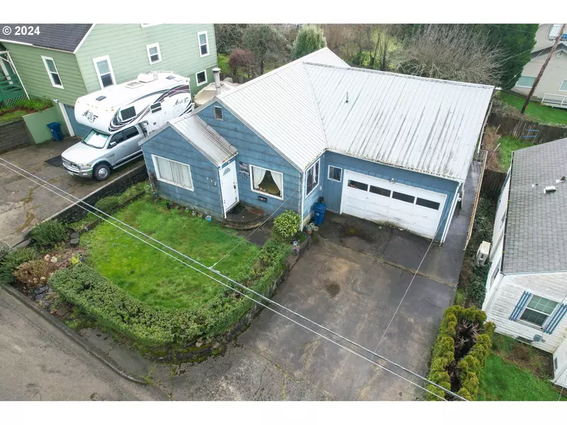 773 E 10TH ST, Coquille, OR 97423