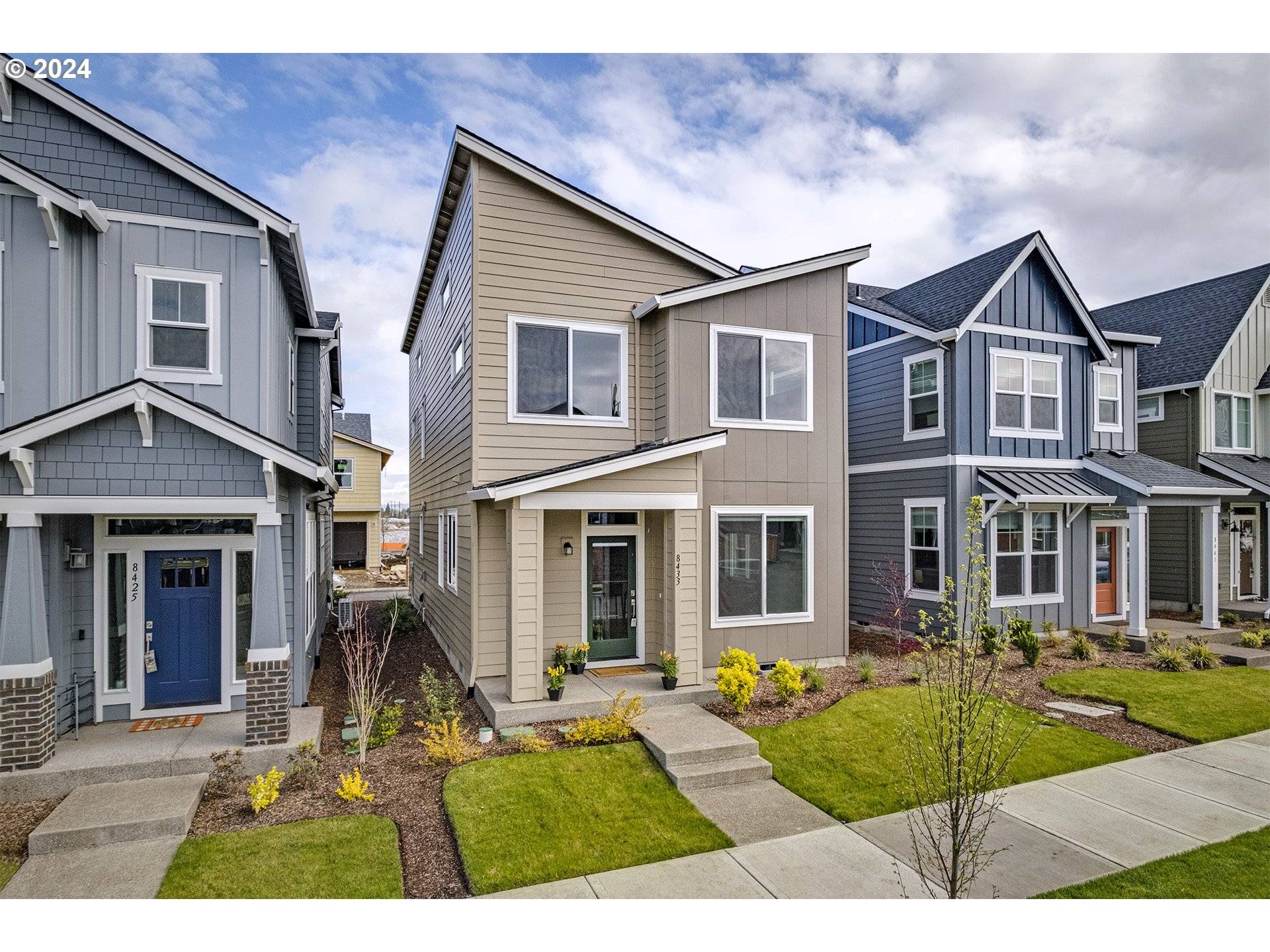 8433 SE CRABAPPLE ST, Hillsboro, OR 97123