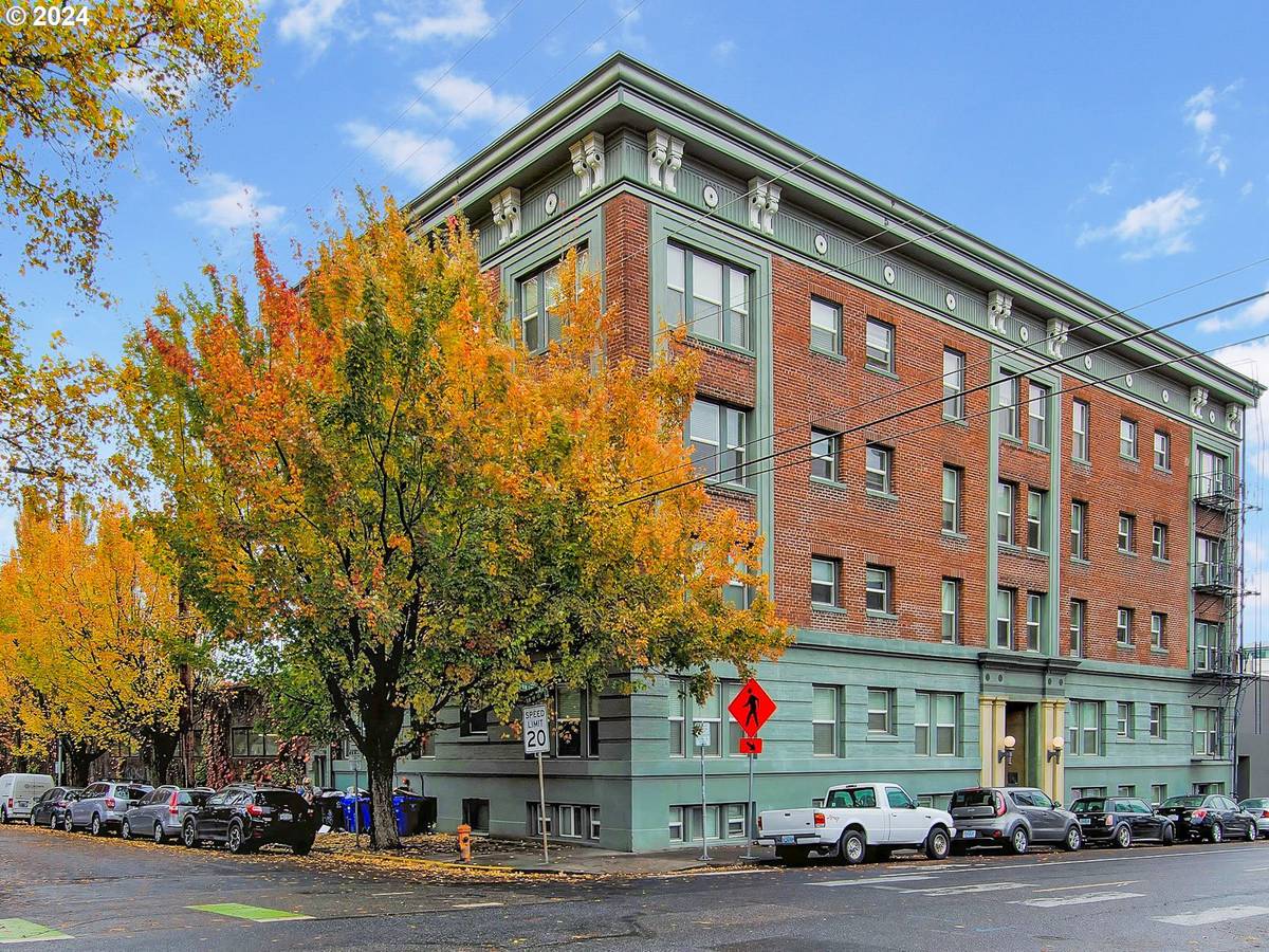 1631 NW EVERETT ST #100, Portland, OR 97209