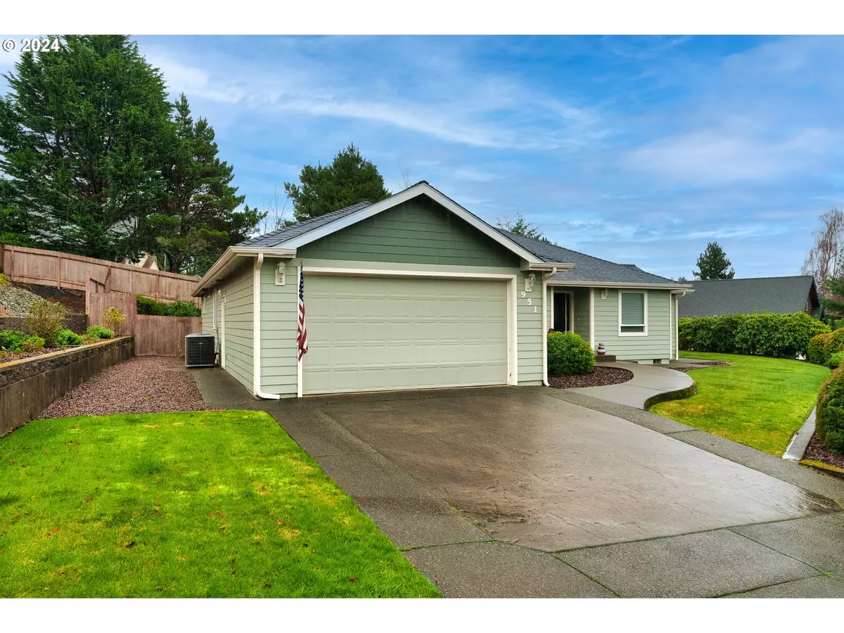 Brookings, OR 97415,951 TIMBERLINE DR