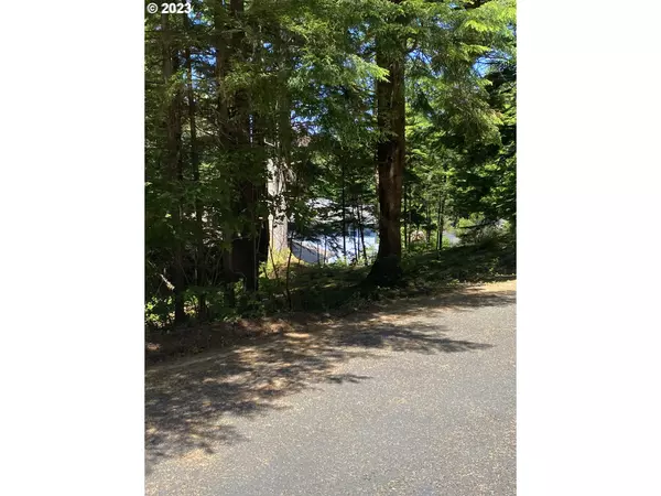 Lincoln City, OR 97367,498 Spruce Burl LN