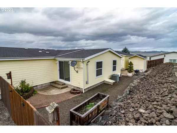 Roseburg, OR 97471,522 HIGHLAND VISTA LN