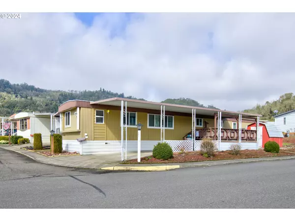 Roseburg, OR 97470,403 SHADOW RANCH LN